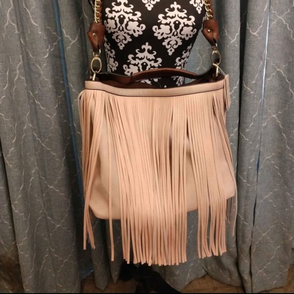 NEW! 2-N-1 BOUTIQUE HANDBAG REPUBLIC BLUSH PINK FRINGE BAG PURSE